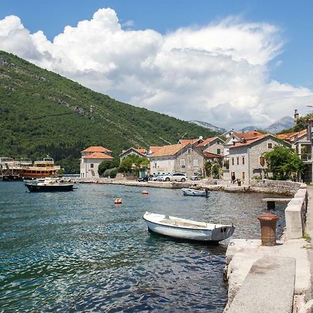 Romeo And Juliet Apartments Tivat Extérieur photo