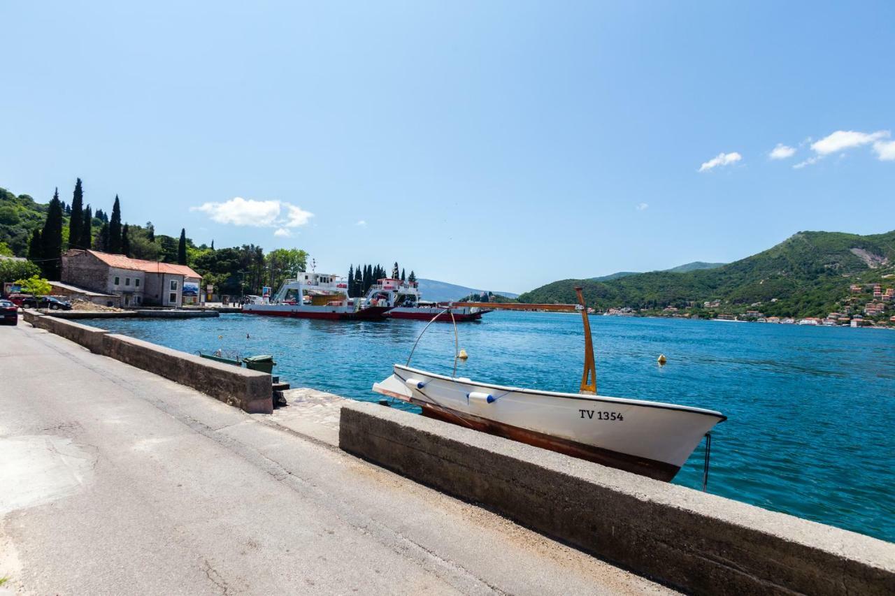 Romeo And Juliet Apartments Tivat Extérieur photo