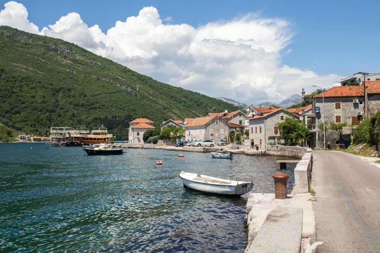 Romeo And Juliet Apartments Tivat Extérieur photo